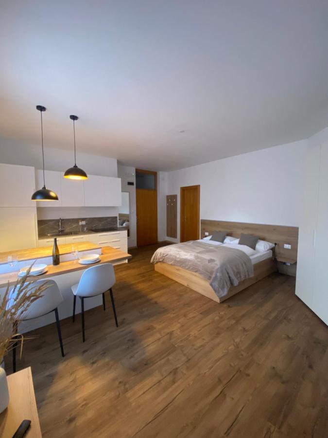 Apartmán Ansitz Von Wohlgemuth Salorno Exteriér fotografie