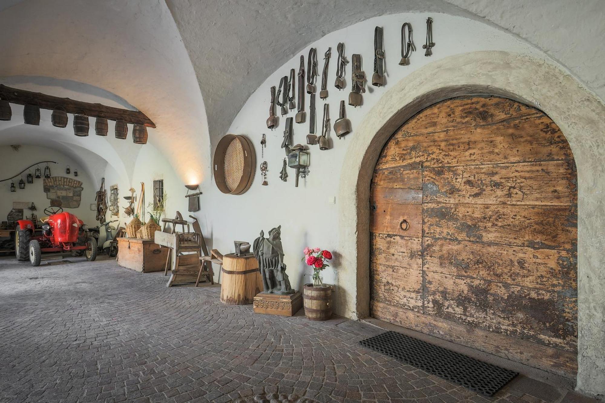 Apartmán Ansitz Von Wohlgemuth Salorno Exteriér fotografie